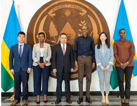 President Kagame and Rwandan officials together with the StarTimes Group delegation